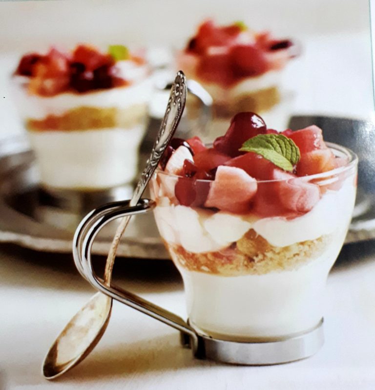 Cheesecake de Morango com Cereja