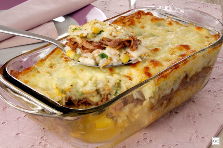 Arroz de Forno em Camadas