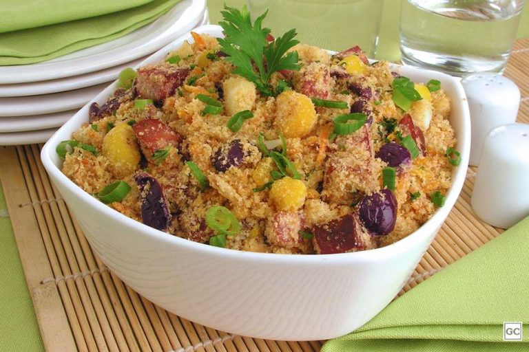 Farofa de Bacon e Calabresa