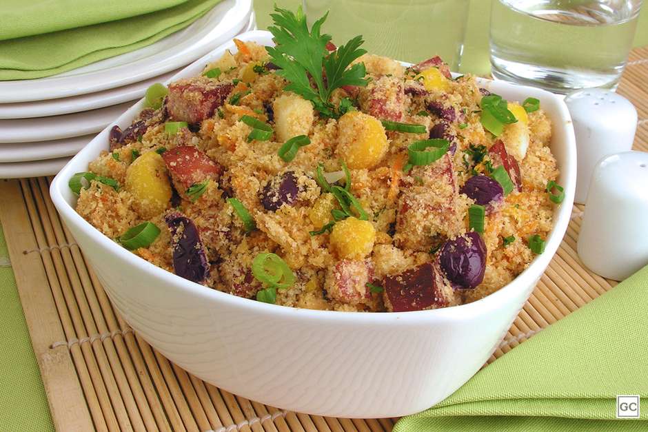 Farofa de Bacon e Calabresa