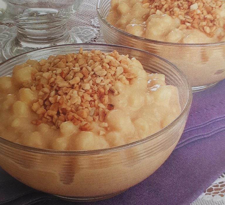 Canjica com leite condensado cozido