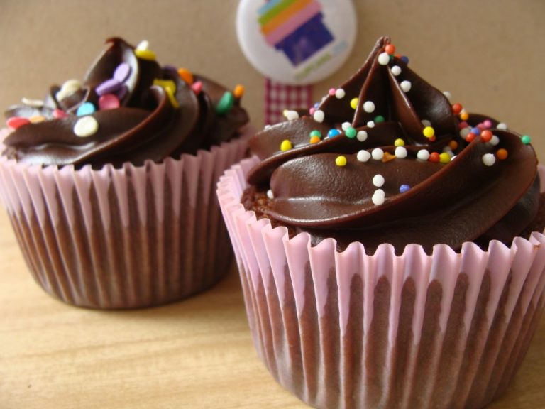 Cupcake com Cobertura de Chocolate