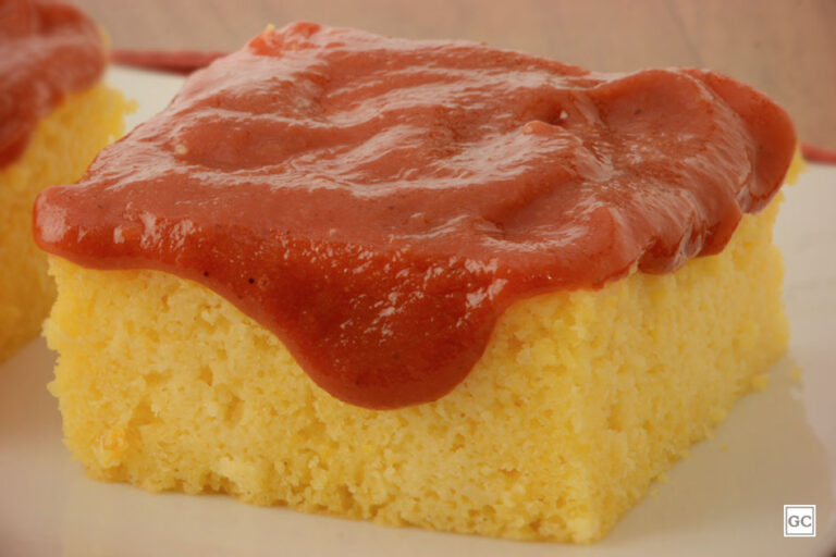 Bolo de Milho e Fubá Cremoso com Goiabada - Meu Caderno de Receitas