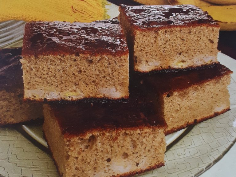 Bolo de Banana com Açúcar Mascavo
