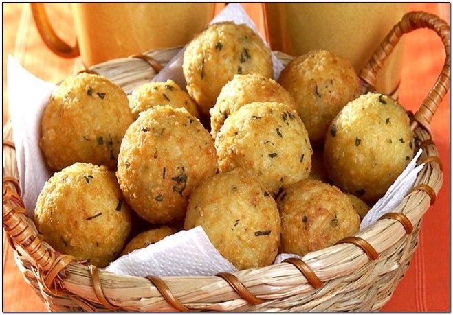 Bolinho Frito de Arroz