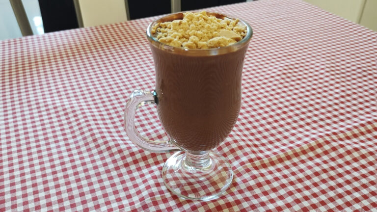 Chocolate Quente com Paçoca - Meu Caderno de Receitas