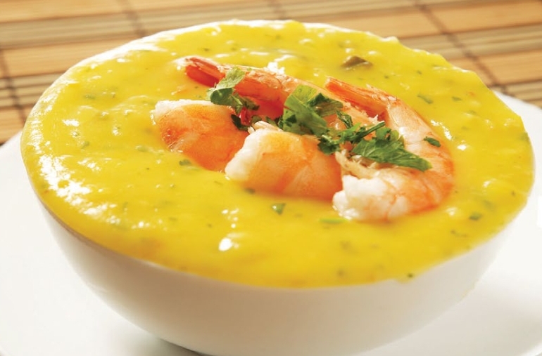 Sopa de Mandioquinha com Camarão