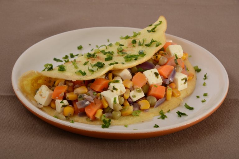 Omelete de legumes e queijo