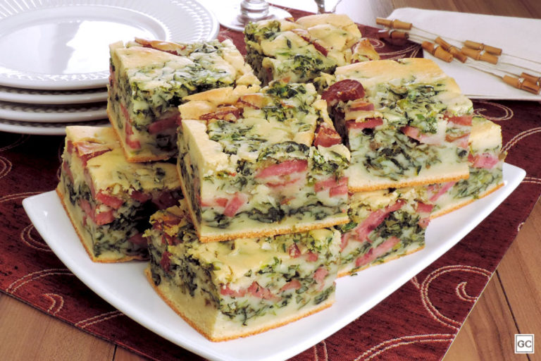 Torta de Escarola e Calabresa