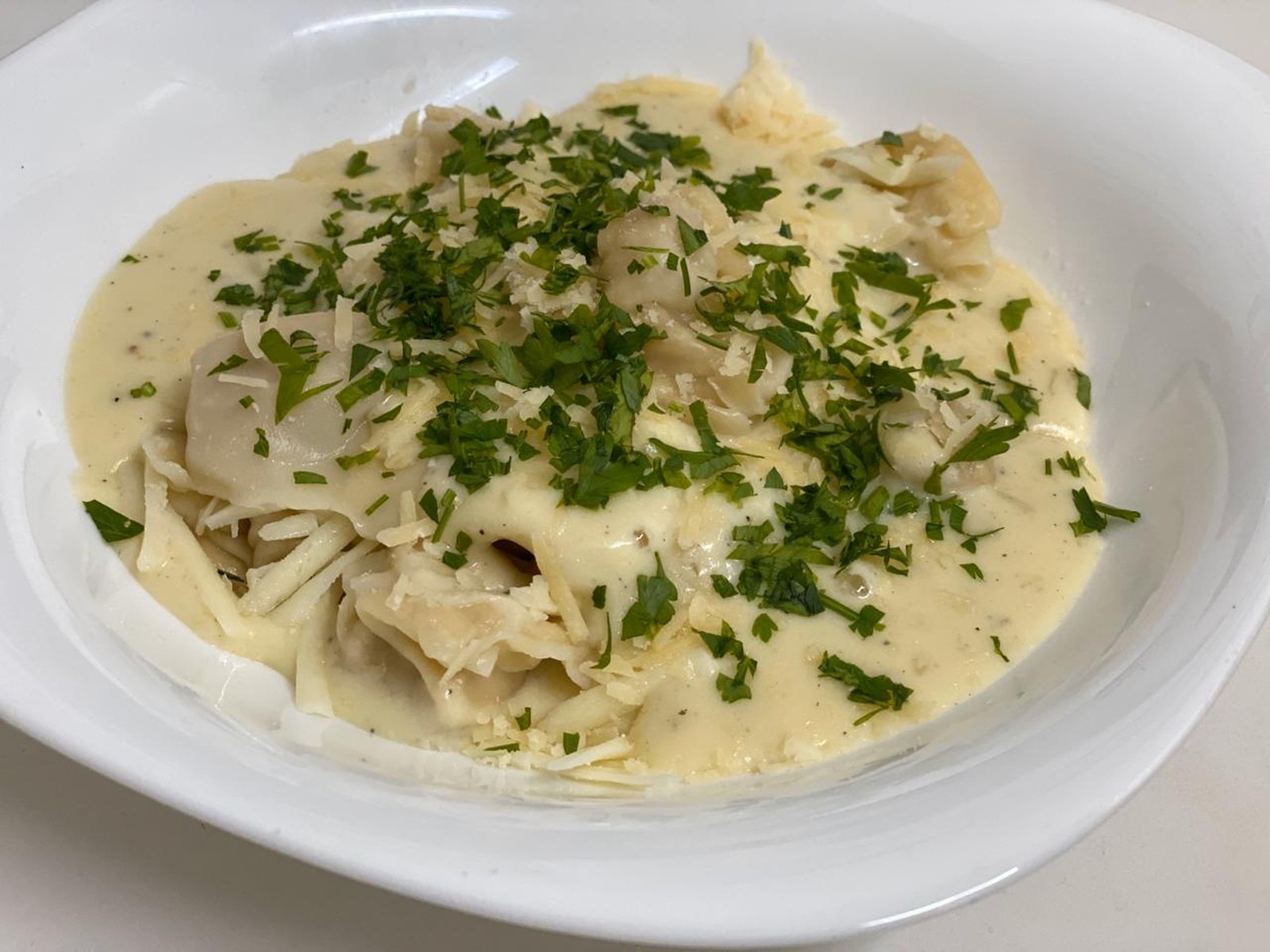 Capeletti com molho de Queijos