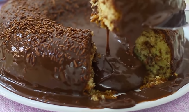 Bolo de Laranja com Cobertura de Chocolate