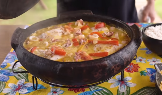 Moqueca de Peixe com Farofa