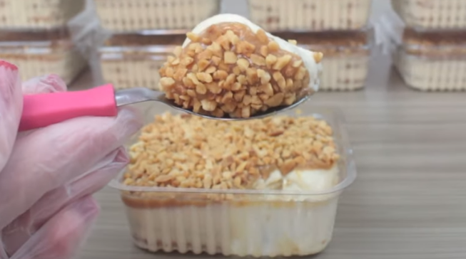 Pavê com Doce de Leite e Amendoim