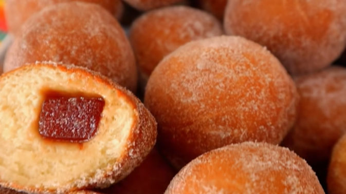 Sonho Recheado com Goiabada - Meu Caderno de Receitas