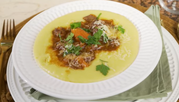 Ragu de Carne com Polenta Cremosa - Meu Caderno de Receitas