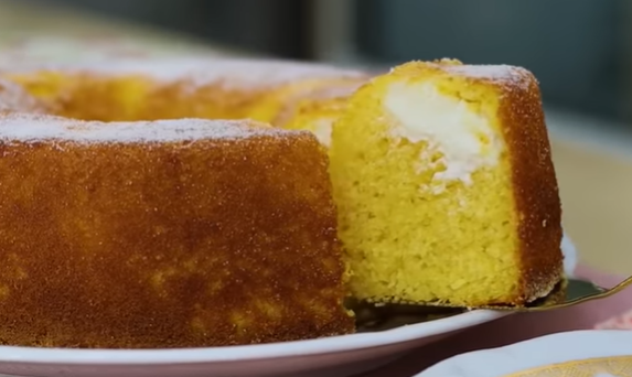 Bolo de Milho Recheado com Requeijão - Meu Caderno de Receitas